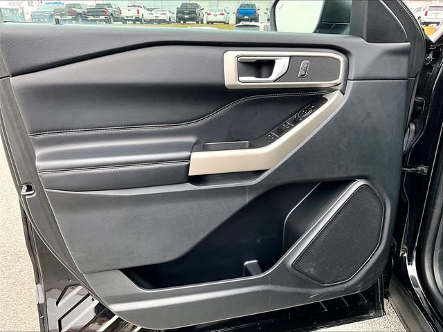 Used 2023 Ford Explorer XLT image 8