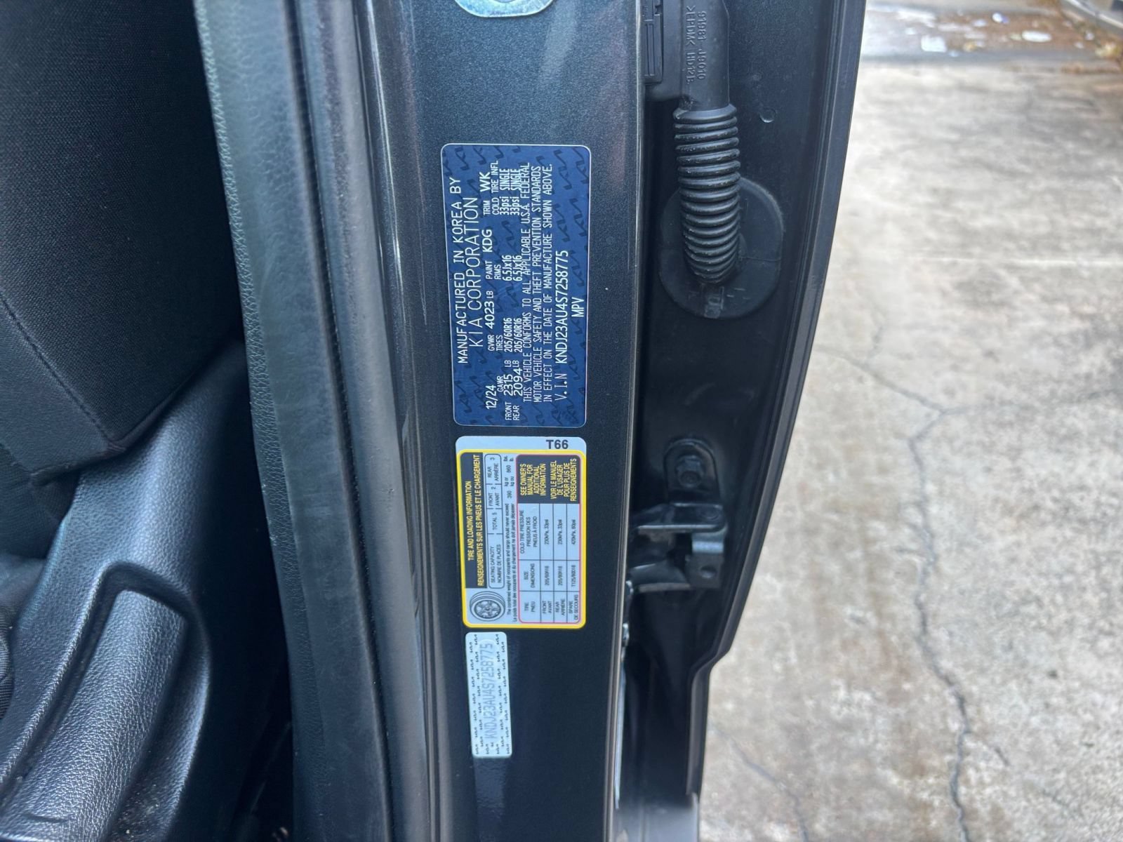 Used 2025 Kia Soul LX w/ LX Technology Package FWD image 34