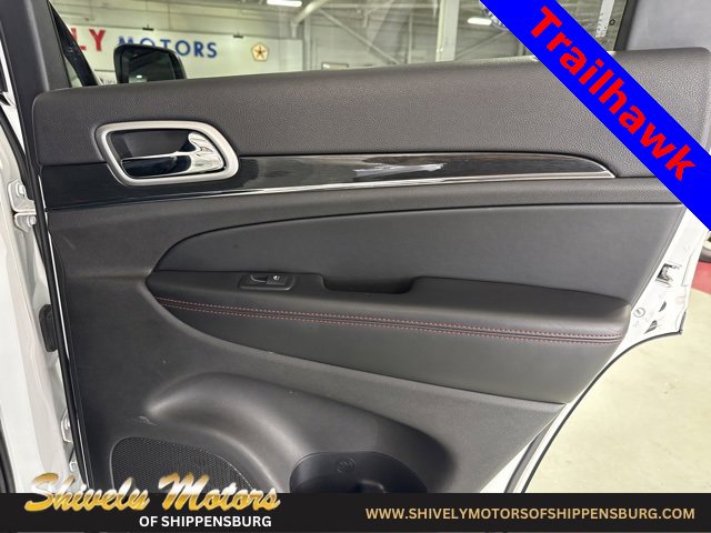Used 2018 Jeep Grand Cherokee Trailhawk image 39