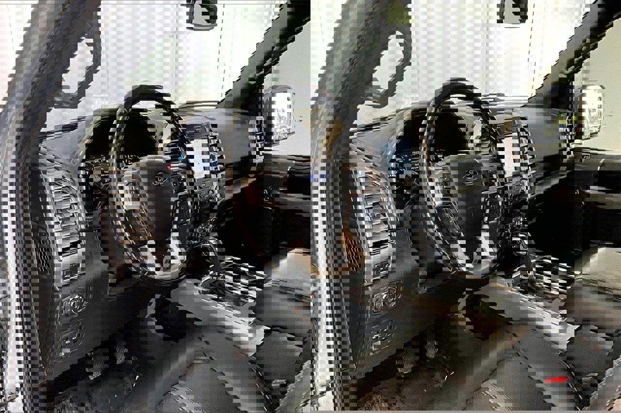 Used 2020 Ford F150 Platinum image 14