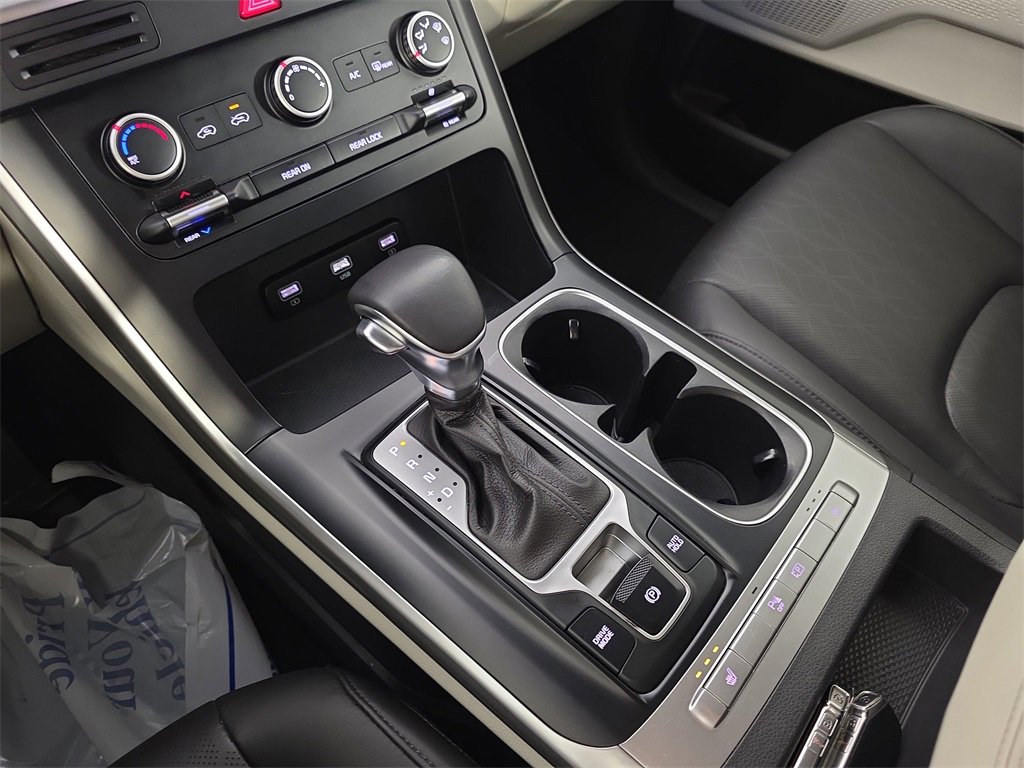 Used 2022 Kia Carnival LX image 28