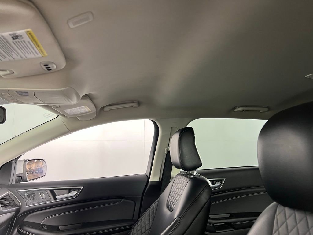 Used 2024 Ford Edge Titanium image 25