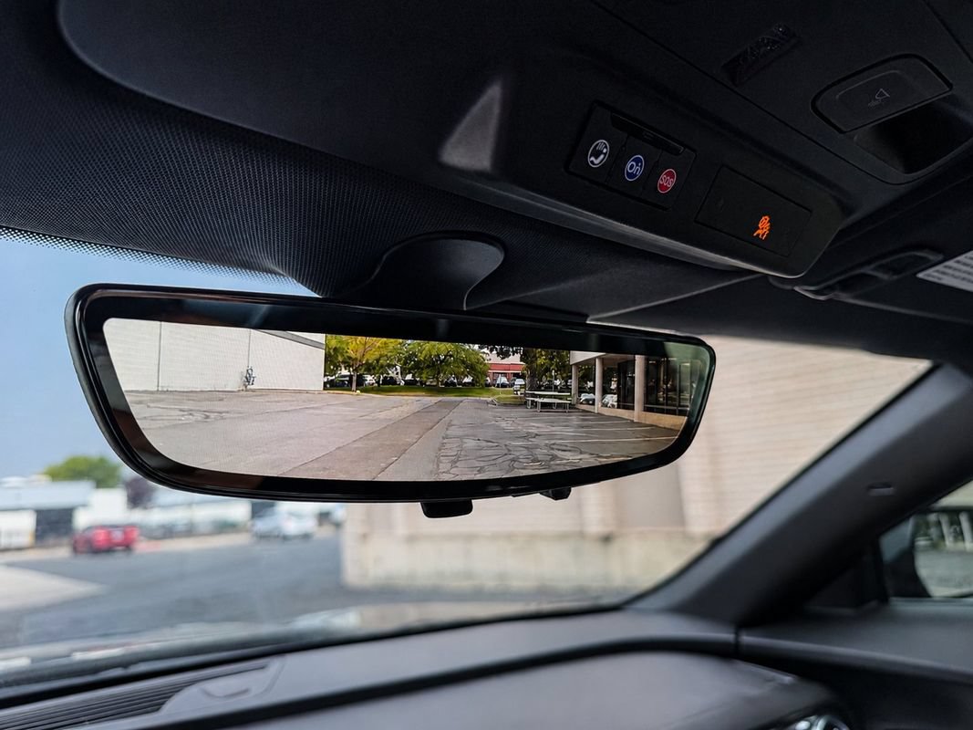 Used 2019 Chevrolet Camaro ZL1 w/ LPO, ZL1 Protection Package RWD image 27