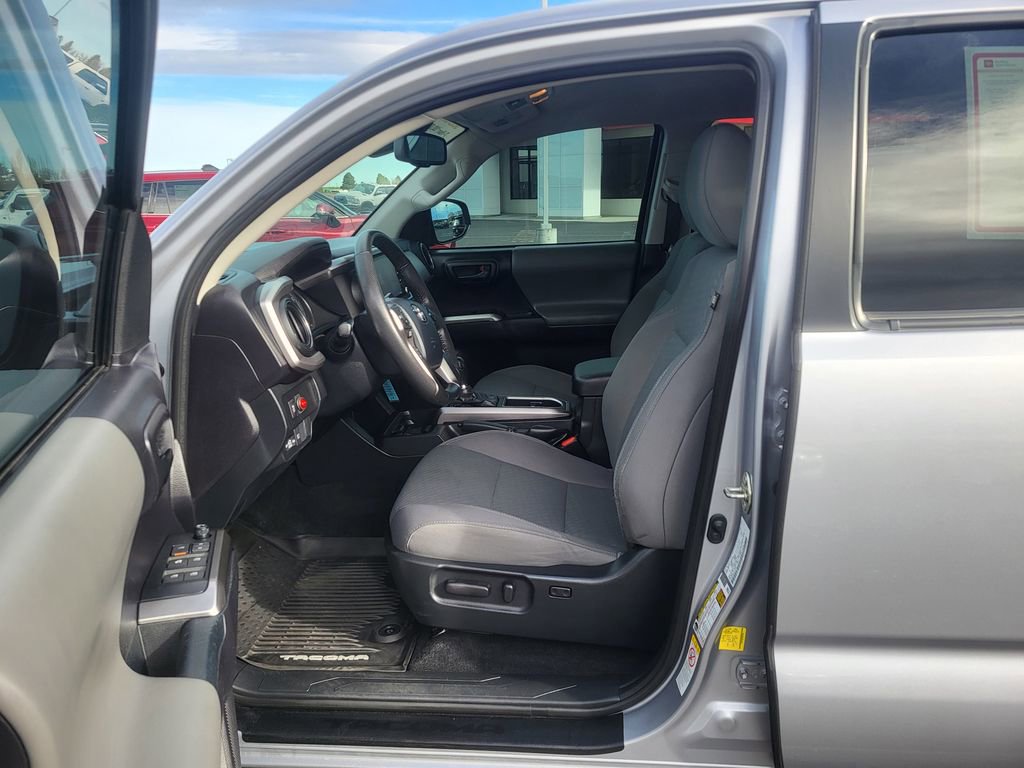 Certified 2020 Toyota Tacoma SR5 image 10