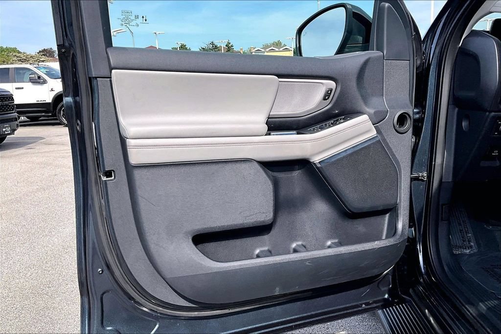 Certified 2025 Ford Expedition Active AWD/4WD image 22