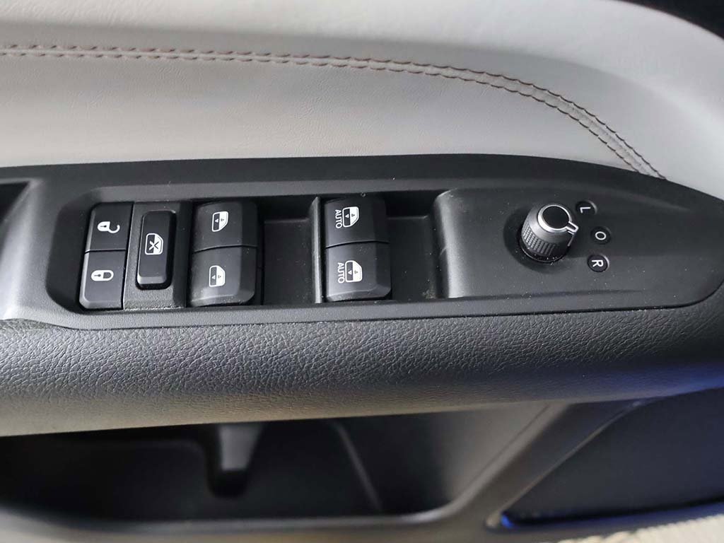 Used 2023 Jeep Compass Limited image 36