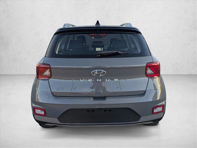 Used 2022 Hyundai Venue Limited image 7