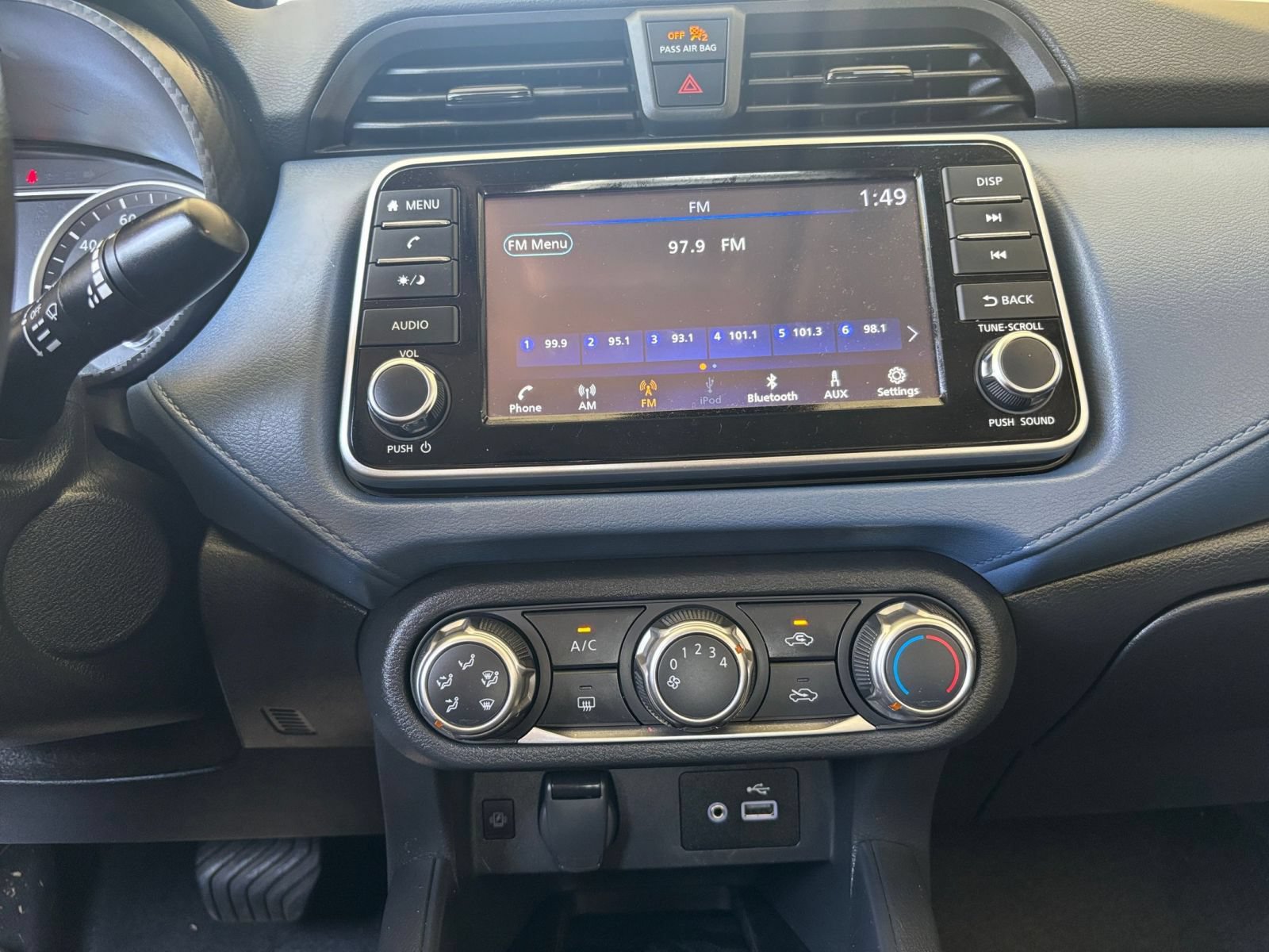 Used 2025 Nissan Versa SV FWD image 20