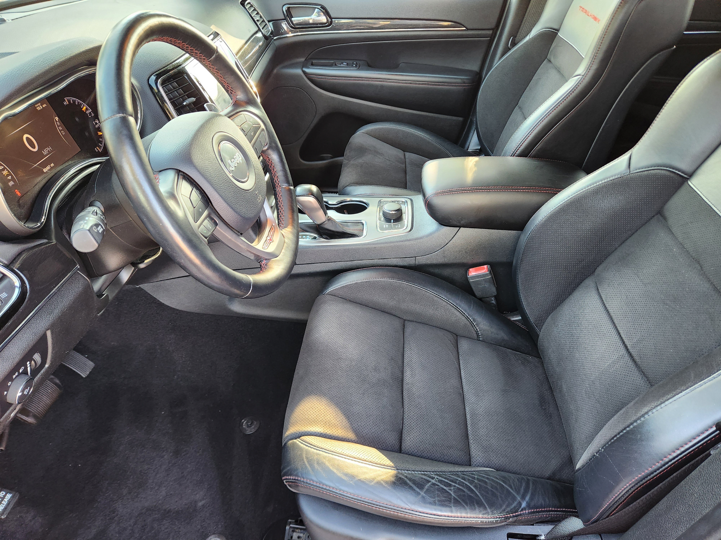 Used 2020 Jeep Grand Cherokee Trailhawk AWD/4WD image 5