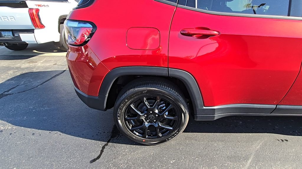 New 2026 Jeep Compass Latitude image 11