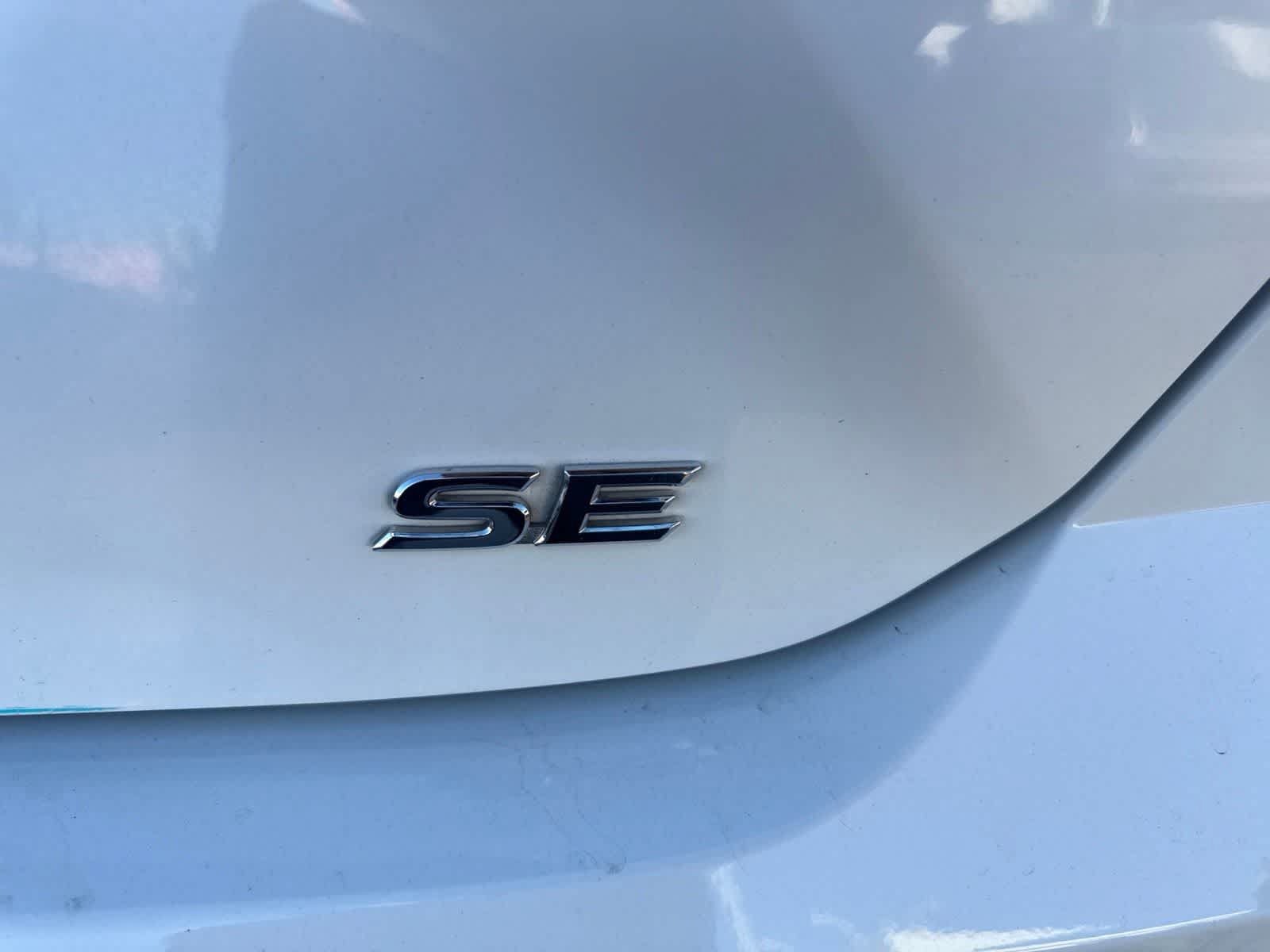 Used 2025 Toyota Camry SE FWD image 16