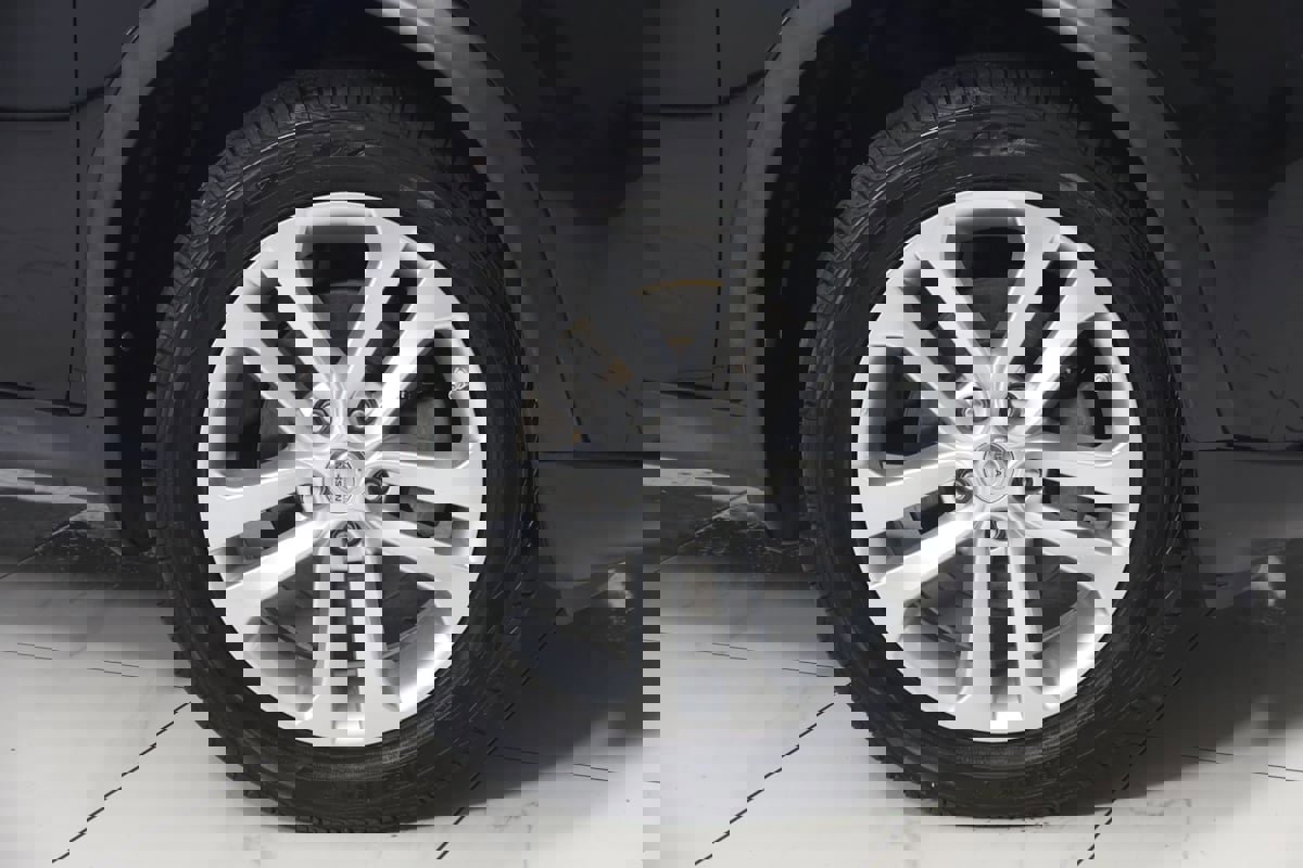 Used 2016 Nissan Juke SL image 14