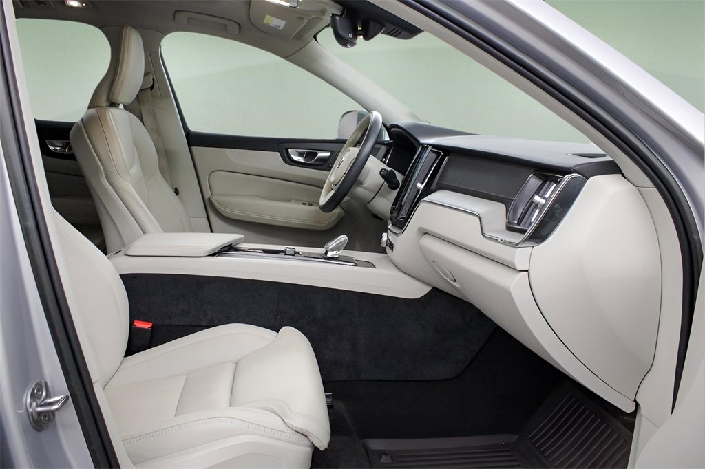 Certified 2023 Volvo XC60 T8 Ultimate image 35