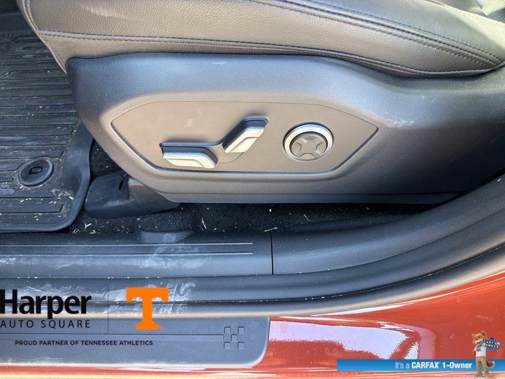 Used 2025 Hyundai Santa Fe Limited AWD/4WD image 17