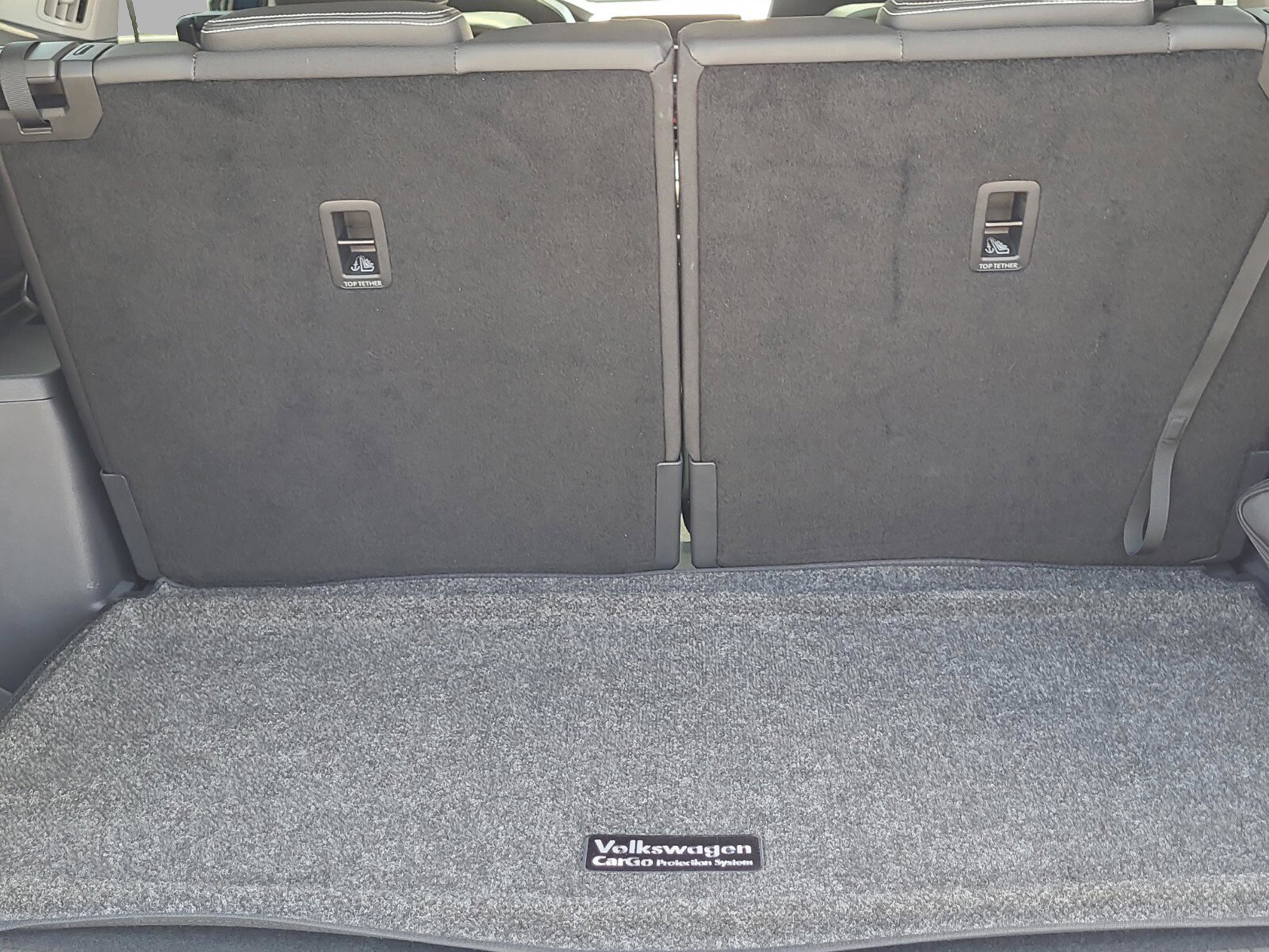 Used 2025 Volkswagen Atlas SE image 29