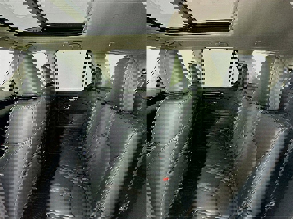 New 2025 Honda Pilot Touring image 33