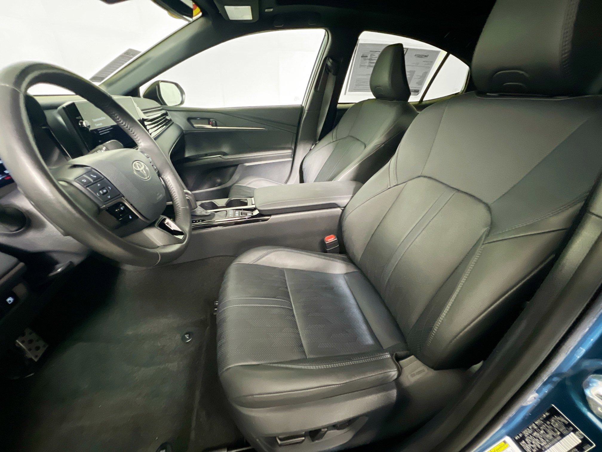 Used 2025 Toyota Camry XSE FWD image 14