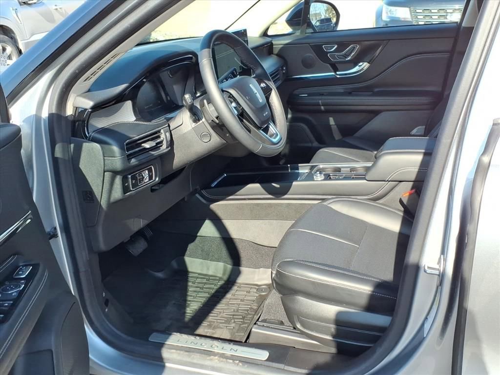 Certified 2023 Lincoln Corsair AWD w/ Equipment Group 101A image 10