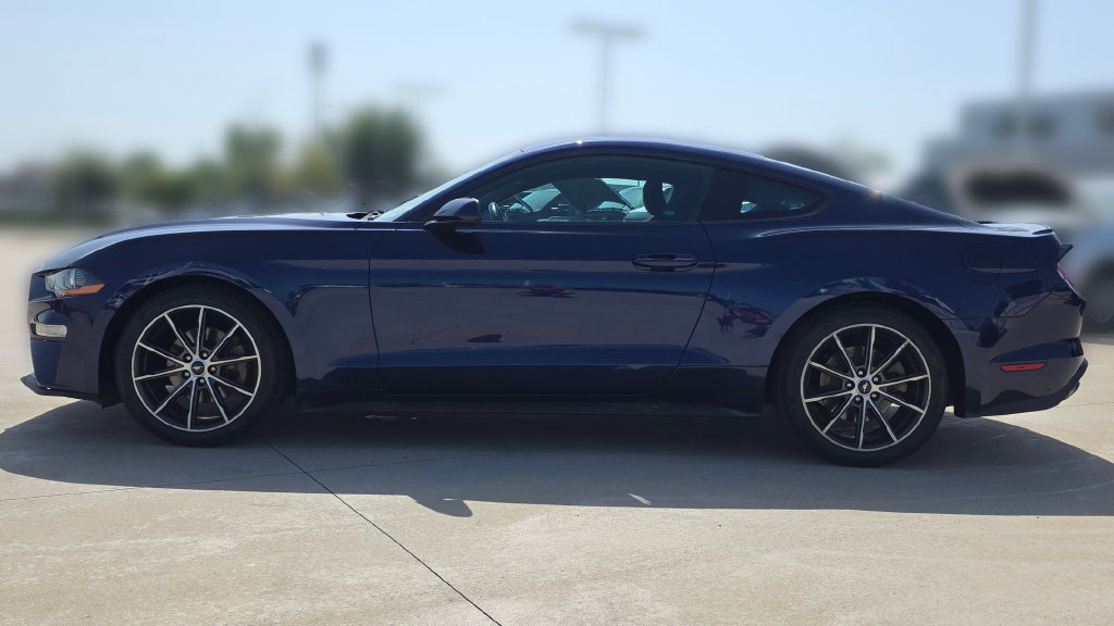 Used 2018 Ford Mustang Coupe w/ Equipment Group 101A RWD image 2