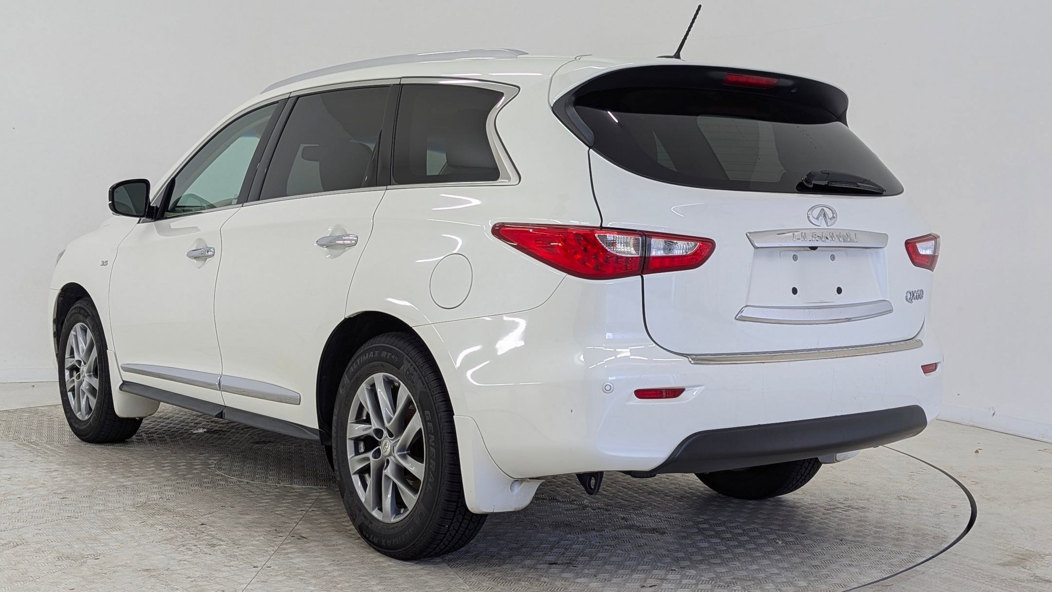 Used 2015 INFINITI QX60 FWD w/ Premium Plus Package image 3