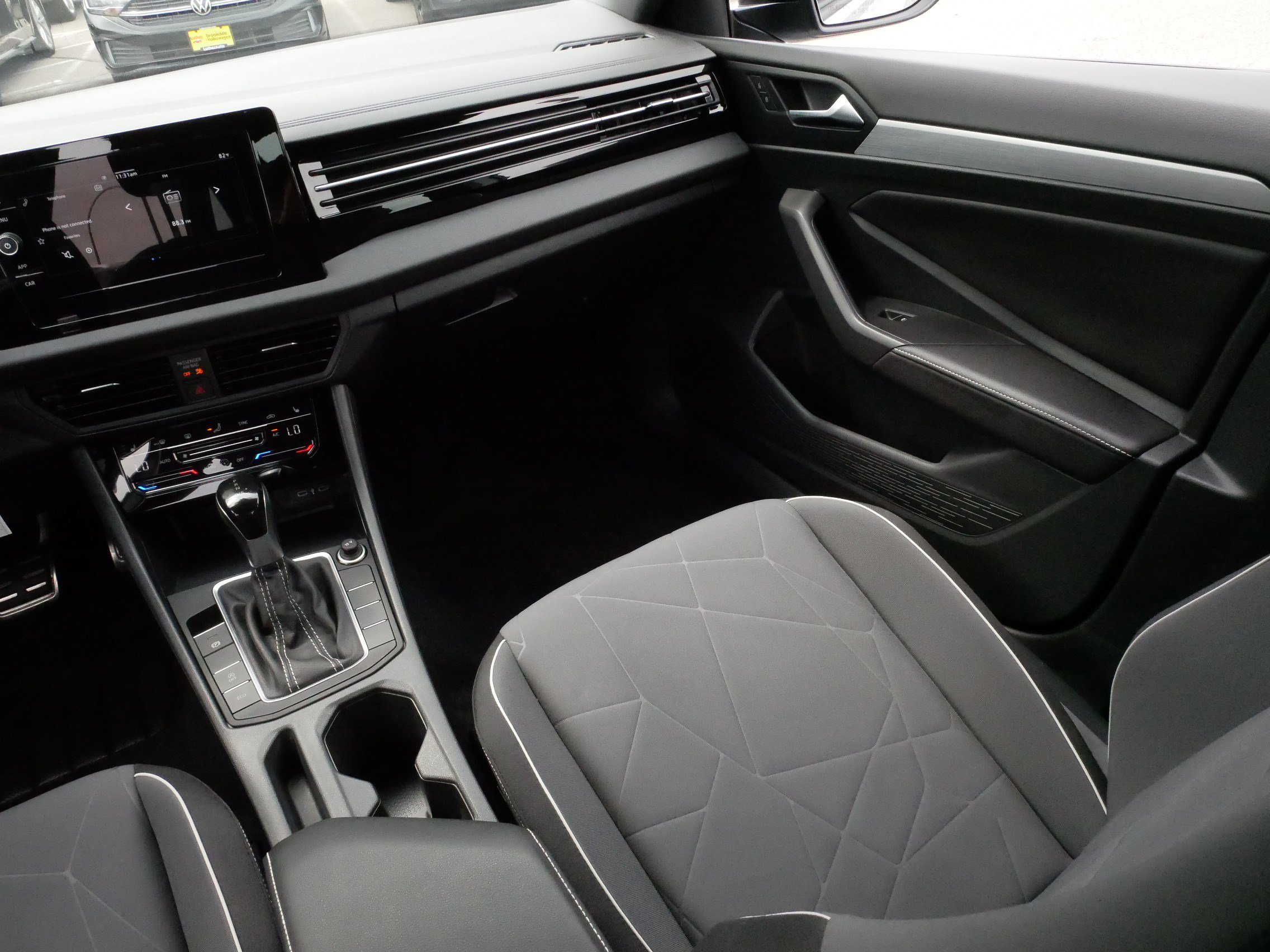 Certified 2025 Volkswagen Jetta Sport FWD image 11