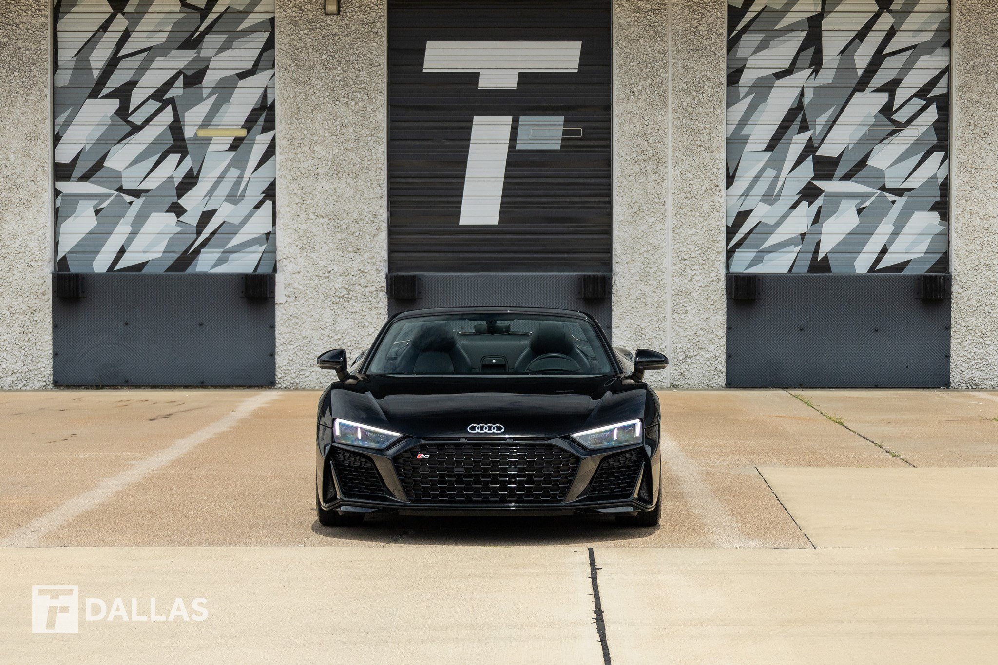 Used 2021 Audi R8 V10 w/ Premium Package RWD image 4