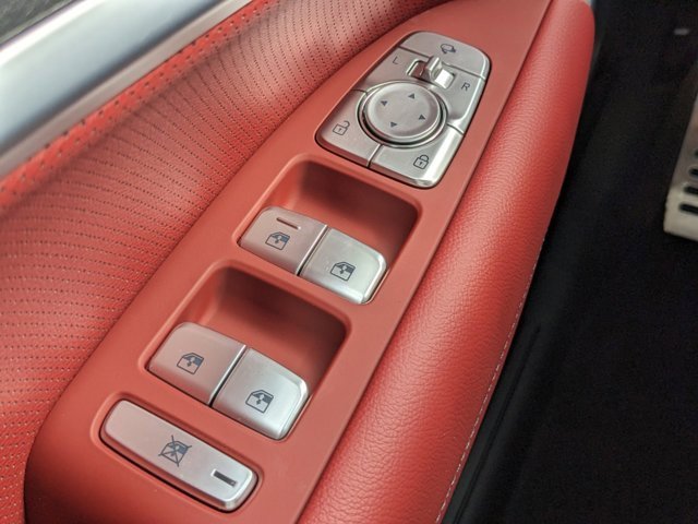 Used 2024 Genesis G70 2.5T w/ Sport Prestige Package image 31