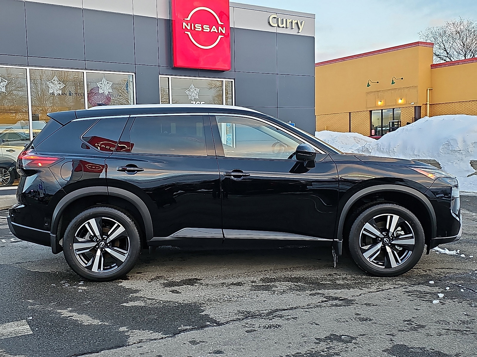 Certified 2025 Nissan Rogue SL w/ Tech Package image 7