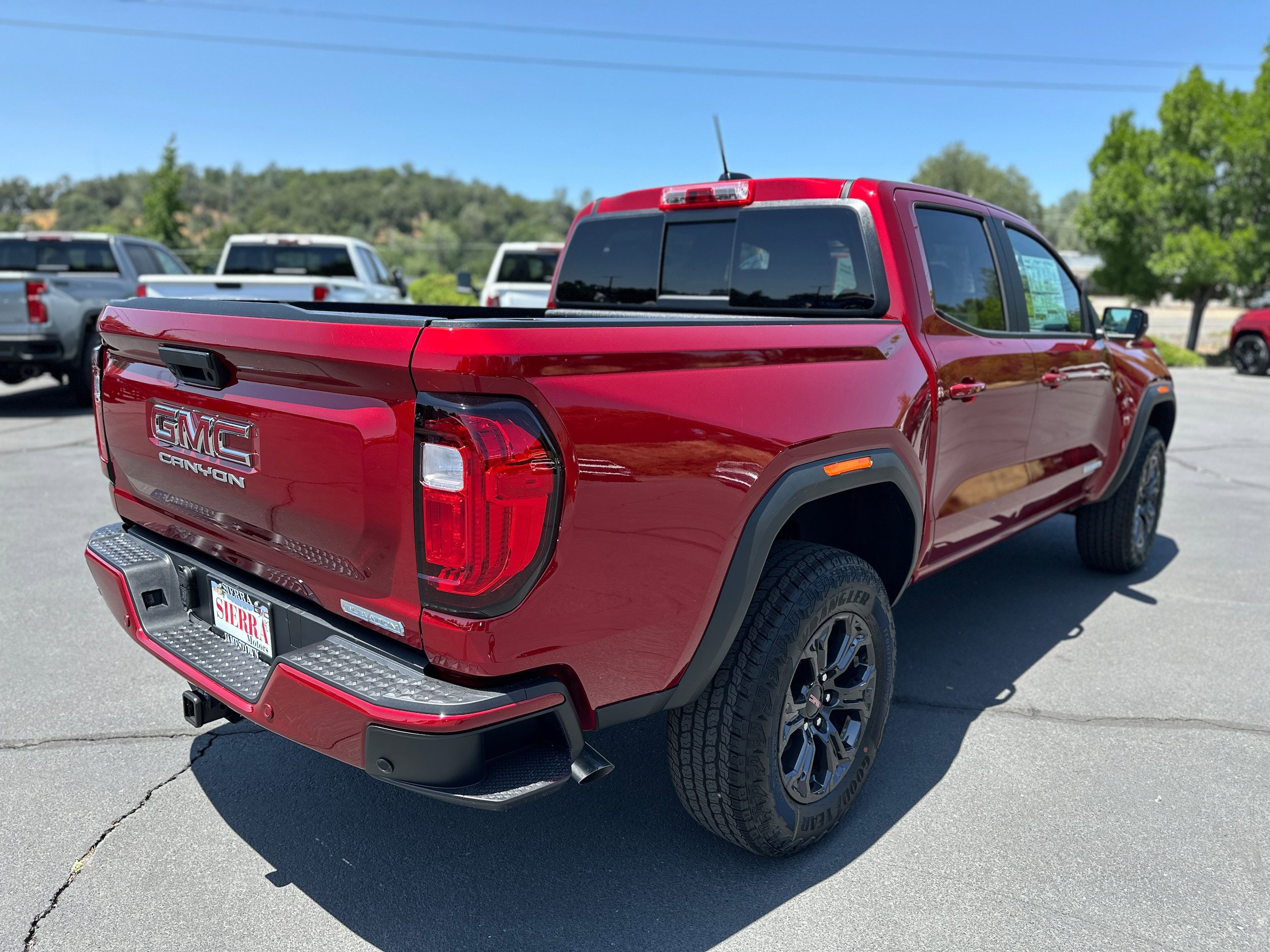 Used 2025 GMC Canyon Elevation w/ Convenience Package image 4