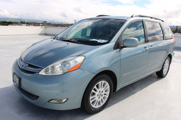 Used 2009 Toyota Sienna XLE image 6