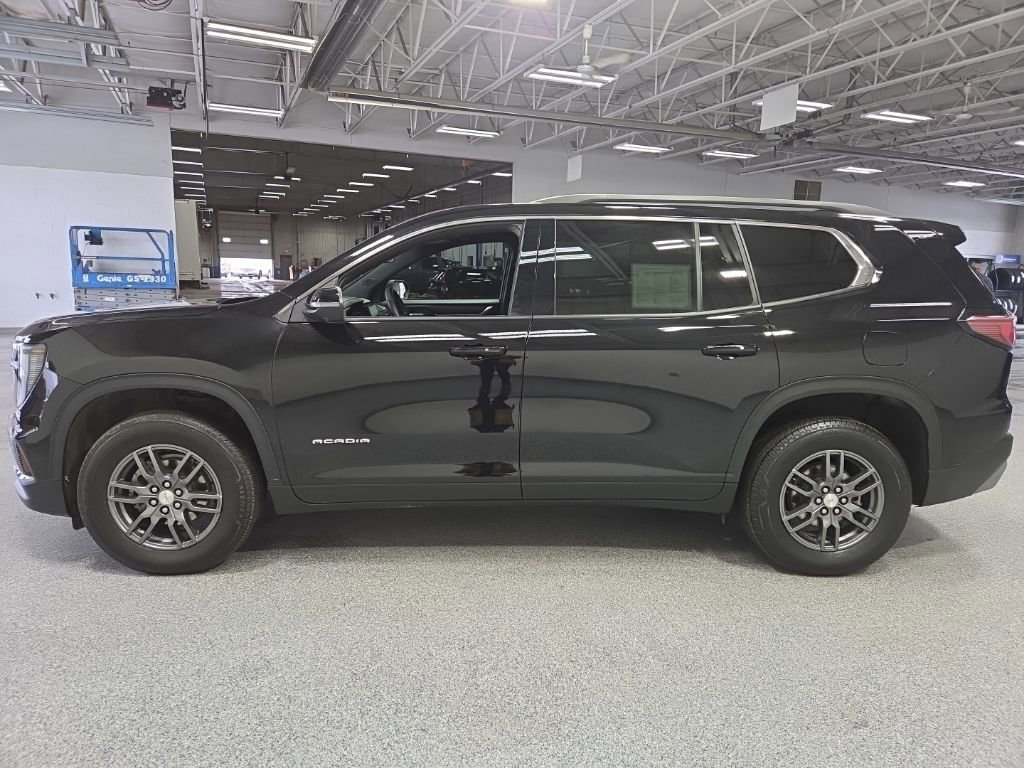 Used 2025 GMC Acadia Elevation AWD/4WD image 4