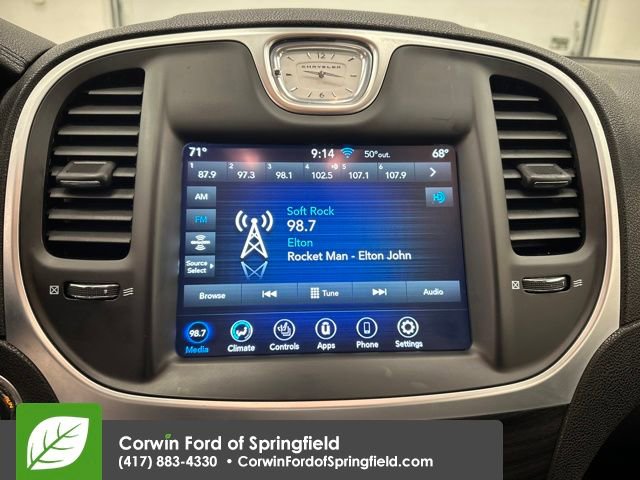 Used 2022 Chrysler 300 Touring L image 33