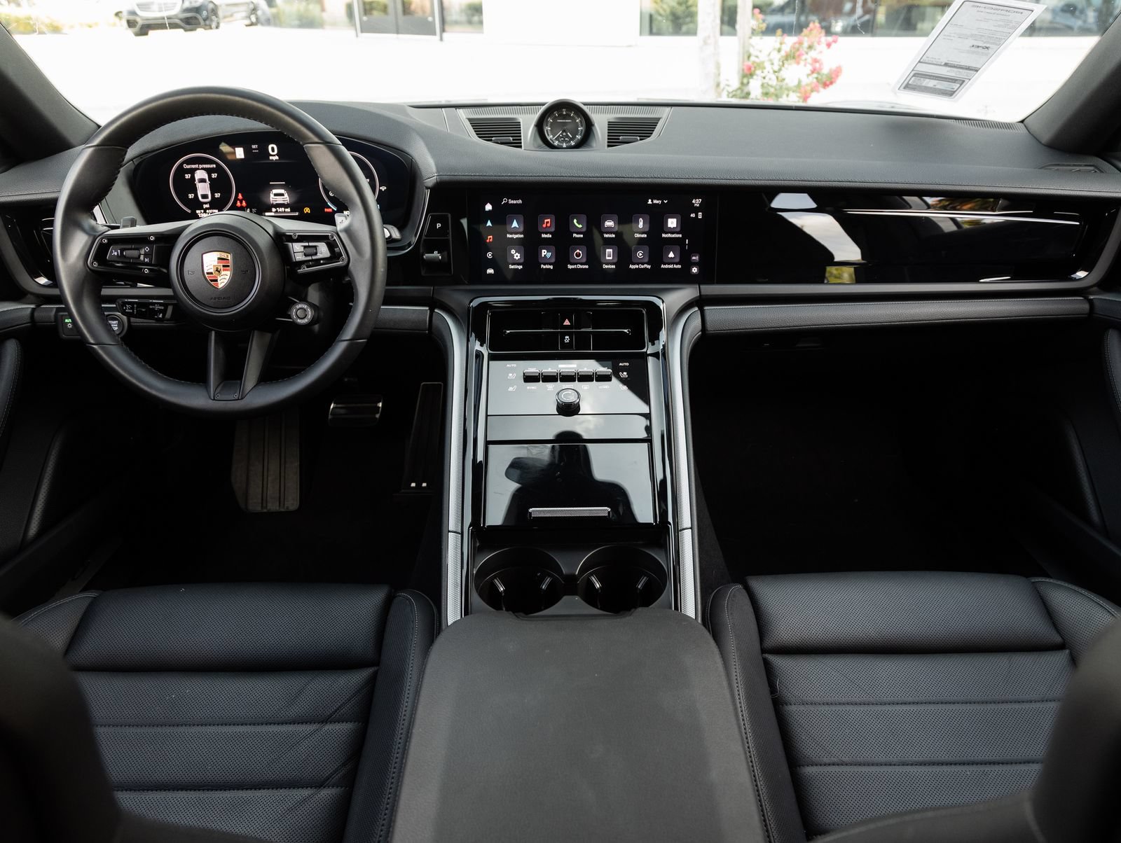 Certified 2025 Porsche Panamera image 12