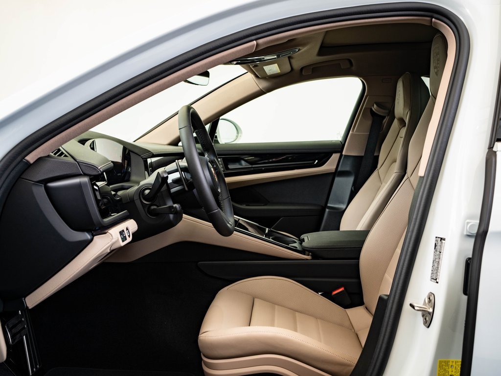 New 2026 Porsche Panamera 4 image 5