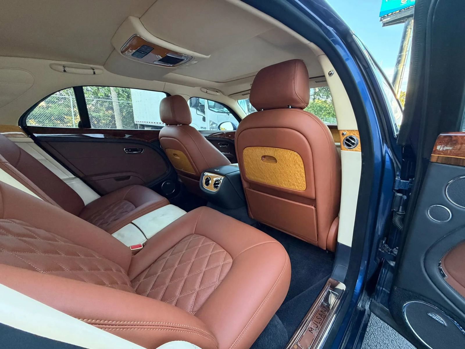Used 2014 Bentley Mulsanne RWD image 24