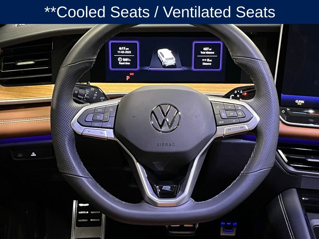 Certified 2025 Volkswagen Tiguan SEL R-Line image 9