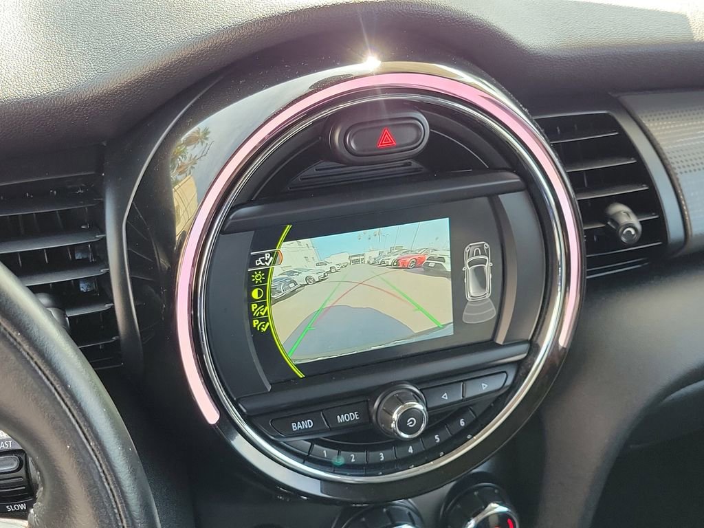 Used 2018 MINI Cooper 2-Door Hardtop image 22