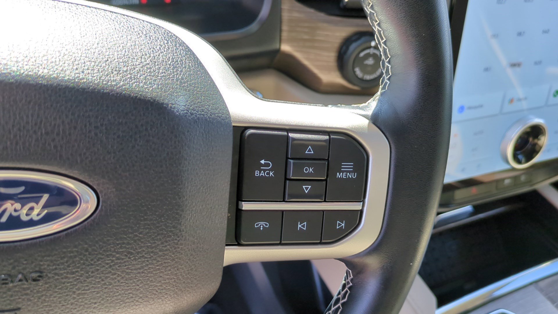 Used 2022 Ford Expedition Max Limited image 19