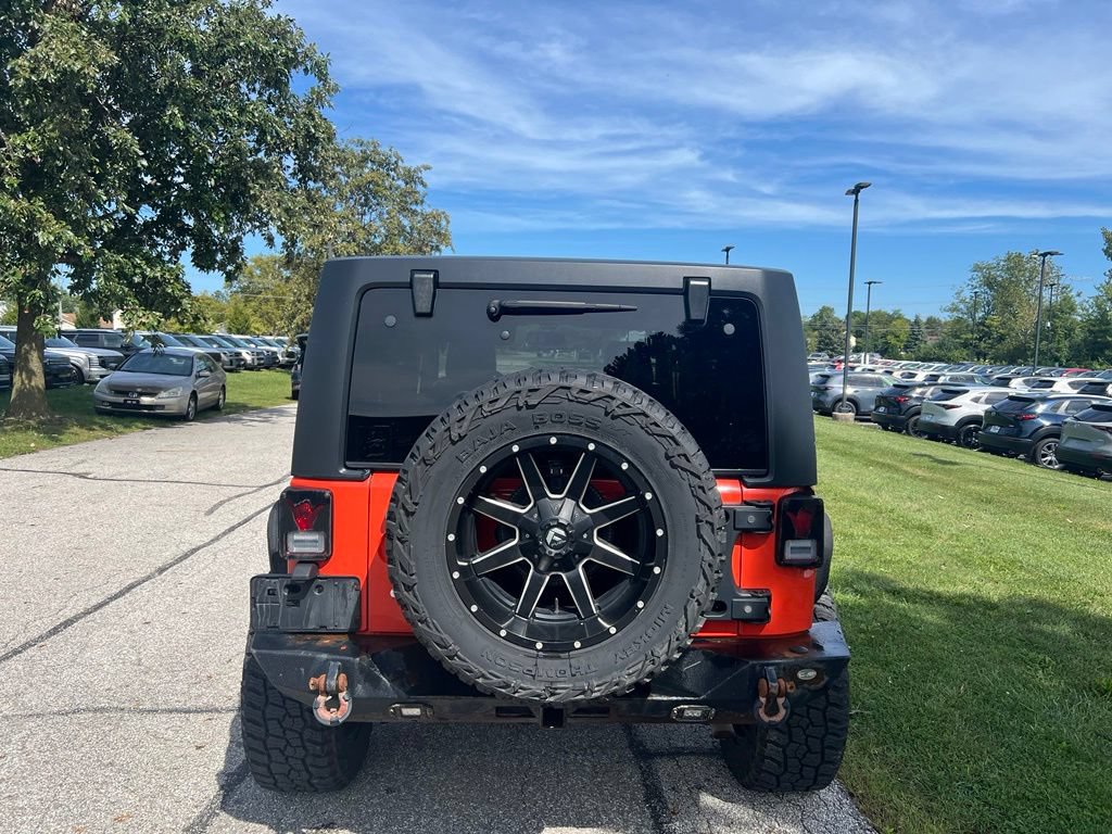 Used 2015 Jeep Wrangler Unlimited Sahara w/ Dual Top Group AWD/4WD image 4