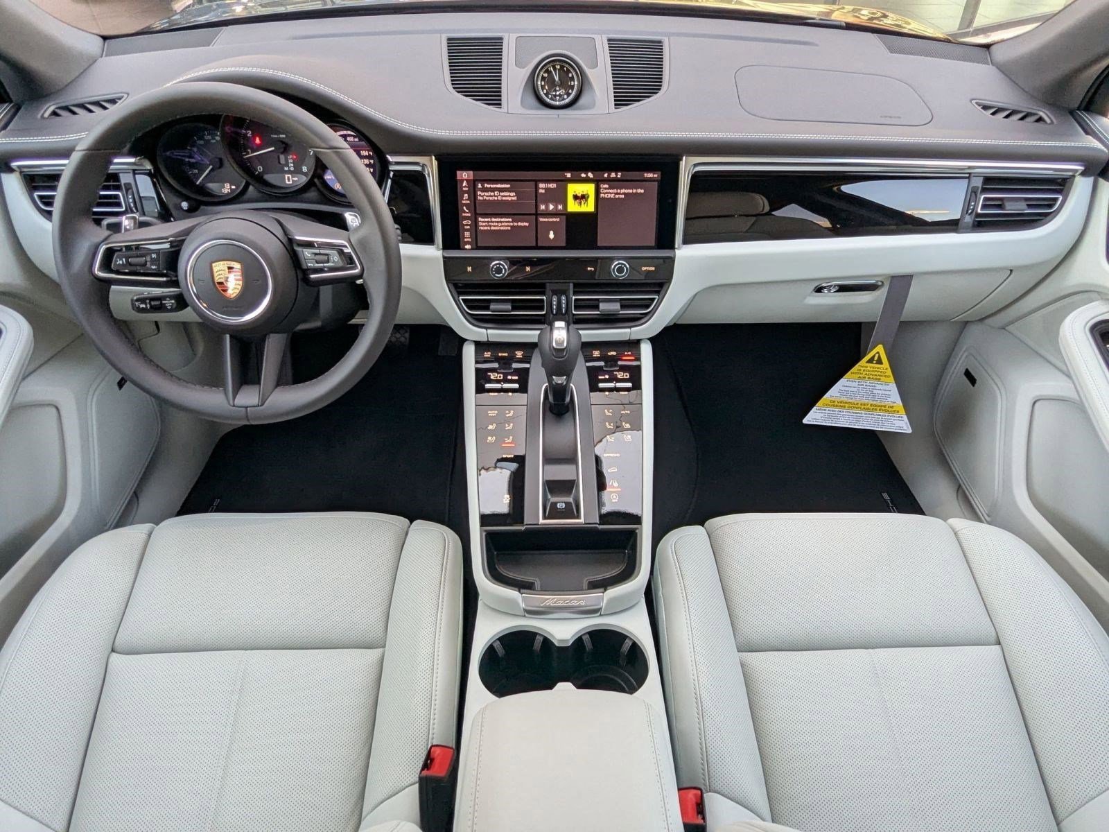 Certified 2026 Porsche Macan AWD/4WD image 22