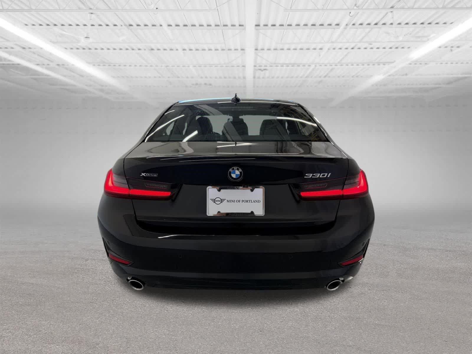 Used 2022 BMW 330i xDrive Sedan w/ Premium Package AWD/4WD image 4