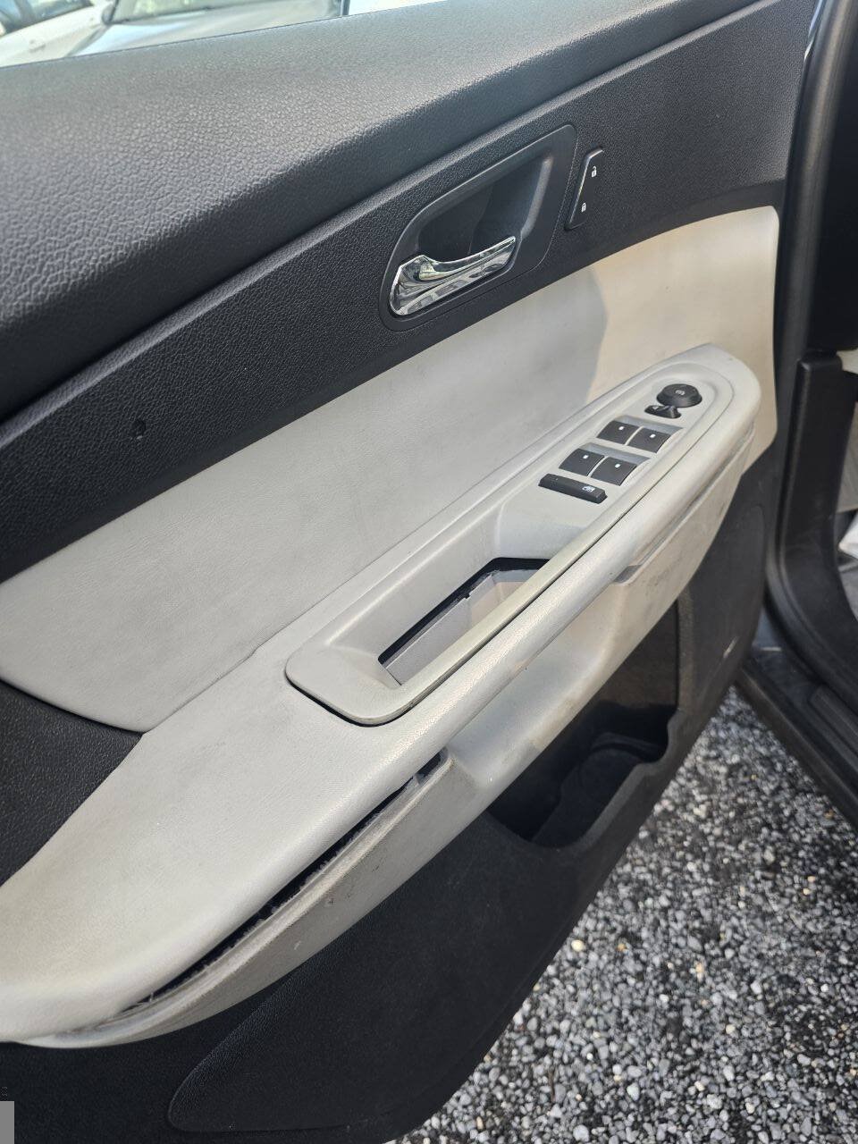Used 2012 GMC Acadia SLT AWD/4WD image 17