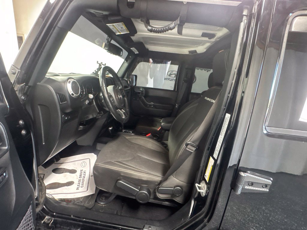 Used 2017 Jeep Wrangler Unlimited Rubicon w/ Connectivity Group AWD/4WD image 19