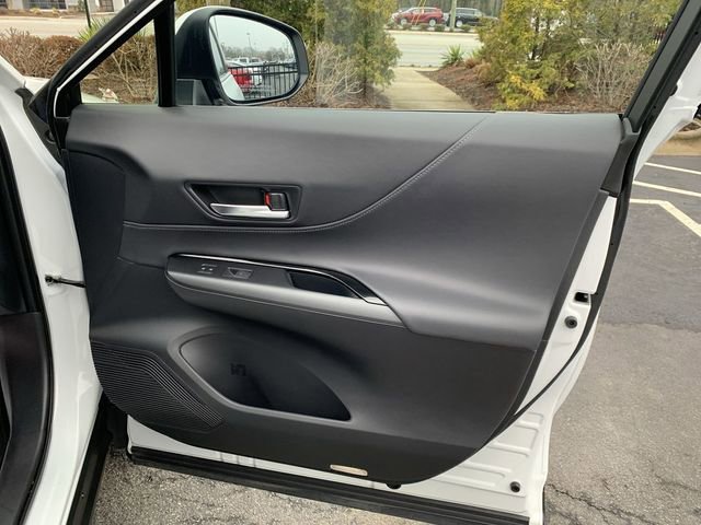 Used 2023 Toyota Venza LE image 13