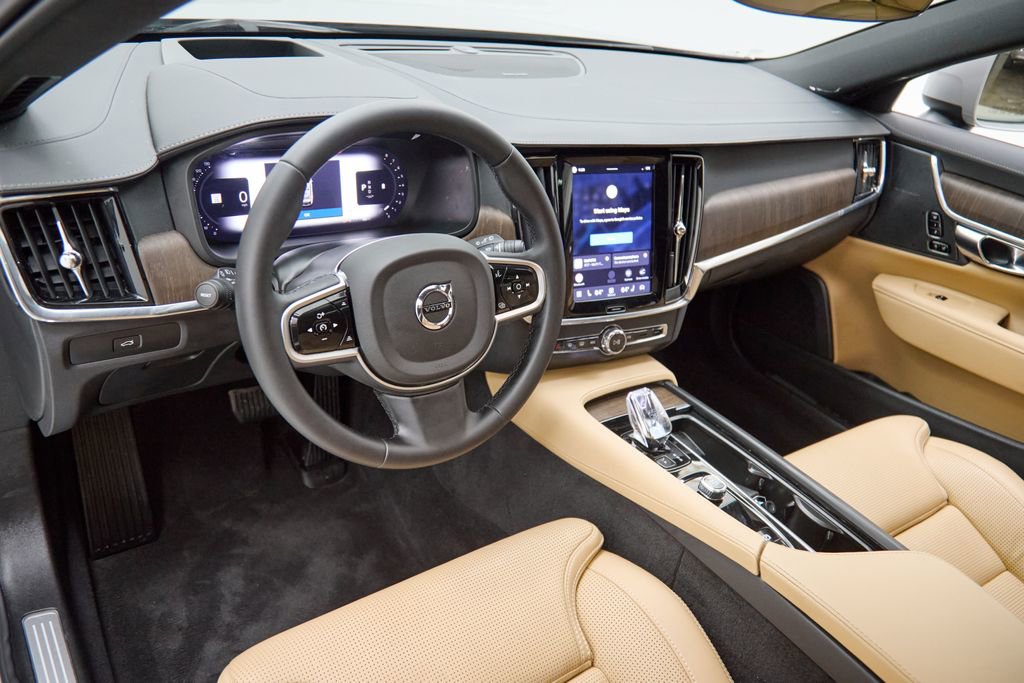 Certified 2025 Volvo V90 B6 Cross Country Ultra AWD/4WD image 12