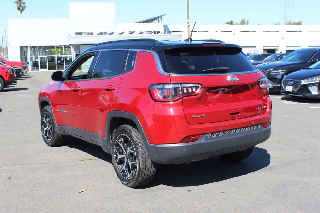 Used 2025 Jeep Compass Limited AWD/4WD image 9