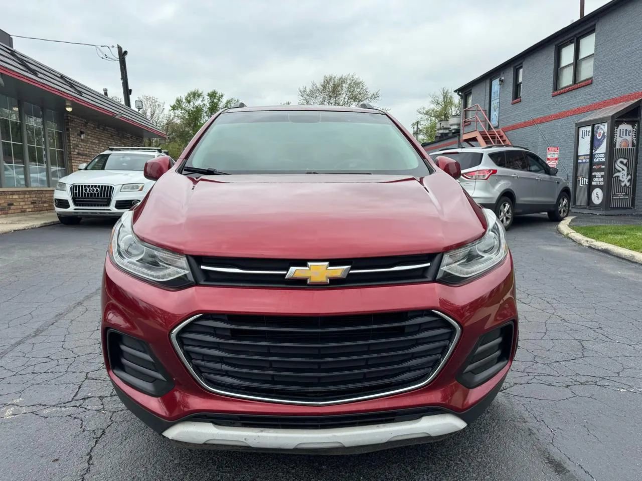 Used 2019 Chevrolet Trax LT w/ LT Convenience Package FWD image 2