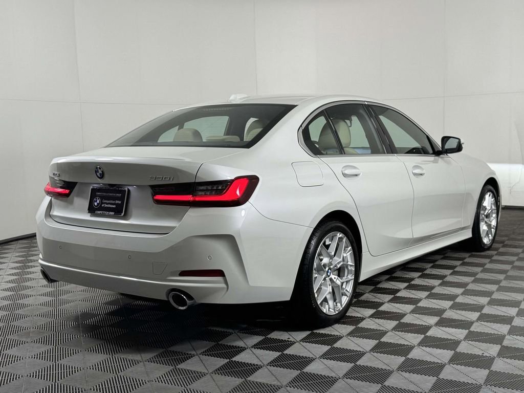 Used 2025 BMW 330i xDrive Sedan w/ Premium Package AWD/4WD image 10