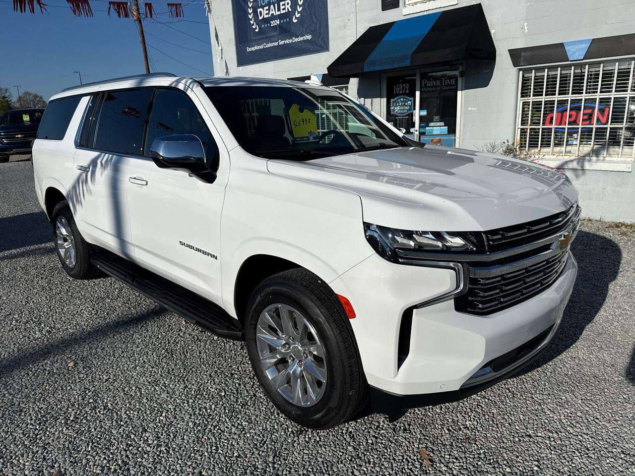 Used 2023 Chevrolet Suburban Premier AWD/4WD image 7