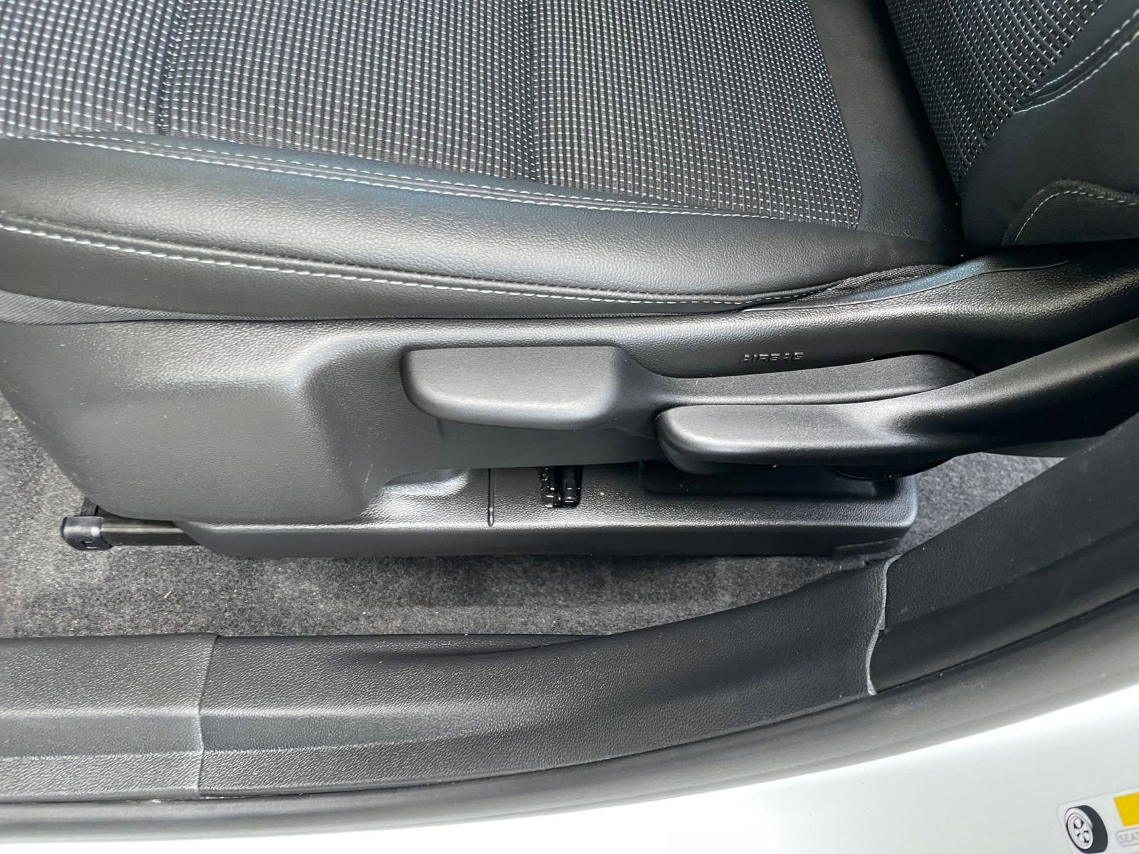 Used 2025 Buick Envista Preferred image 22